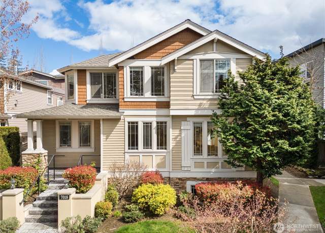 Property at 7018 117th Pl NE, Kirkland, WA 98033, 4 beds, 3.5 baths