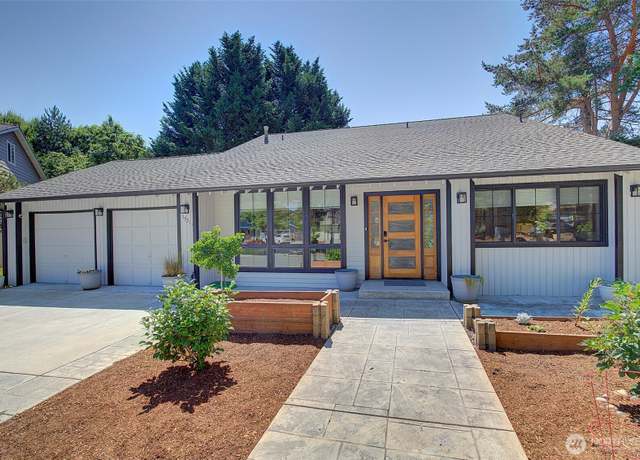 Property at 19211 SE 45th Ct, Issaquah, WA 98027, 4 beds, 3 baths