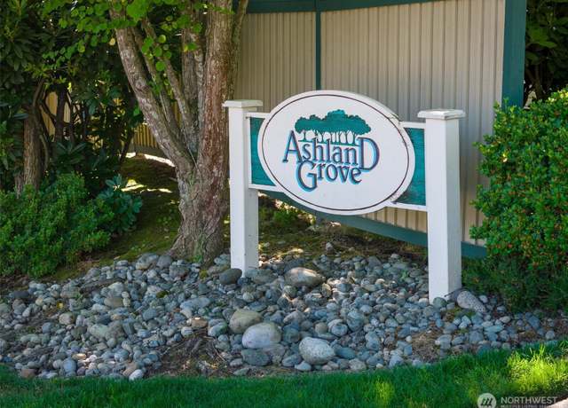 Property at 6128 202nd St SW #101, Lynnwood, WA 98036, 2 beds, 1.5 baths