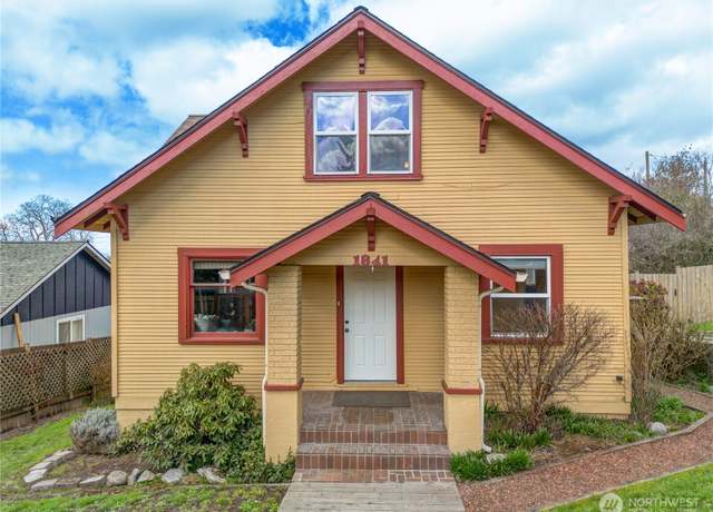 Property at 1841 E Sherman St, Tacoma, WA 98404, 4 beds, 2.5 baths