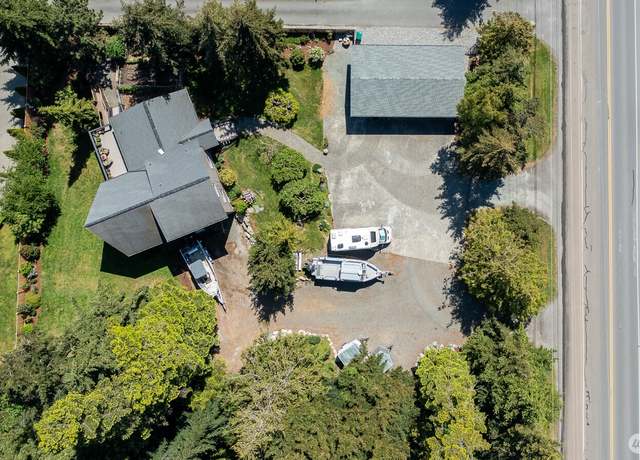 Property at 2703 D Ave, Anacortes, WA 98221, 5 beds, 3 baths
