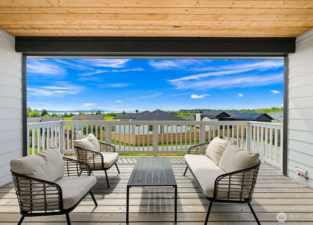 Property at 5411 Lonicera Dr, Blaine, WA 98230, 4 beds, 3 baths