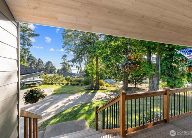 Property at 352 Grandview Ave, Camano Island, WA 98282, 4 beds, 2.5 baths