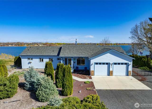 Property at 3337 Westshore Dr NE, Moses Lake, WA 98837, 2 beds, 3 baths