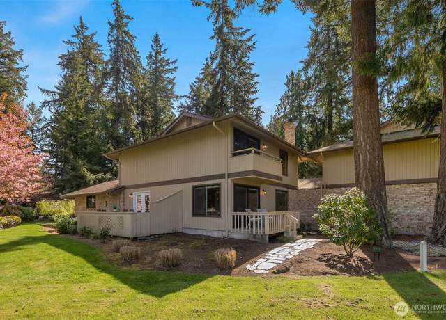 Property at 6502 NE 171st Pl, Kenmore, WA 98028, 2 beds, 2.5 baths