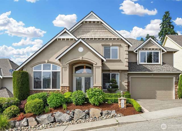 Property at 13804 SE 76th Pl, Newcastle, WA 98059, 4 beds, 2.5 baths