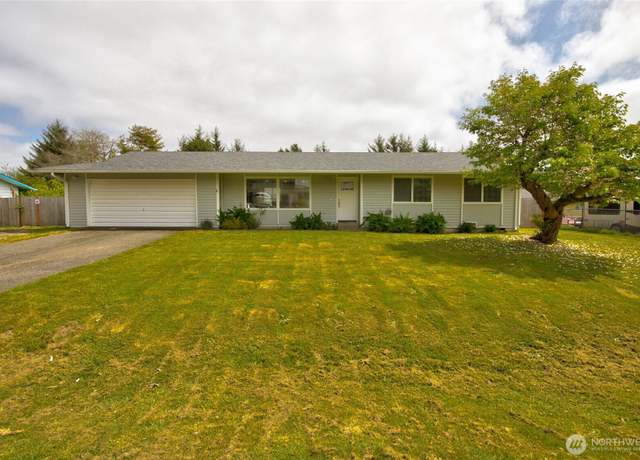 Property at 43 Etta Pl, Hoquiam, WA 98550, 3 beds, 2 baths