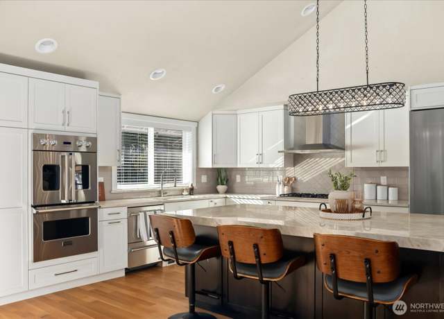 Property at 13508 Cascadian Way, Everett, WA 98208, 3 beds, 2.5 baths