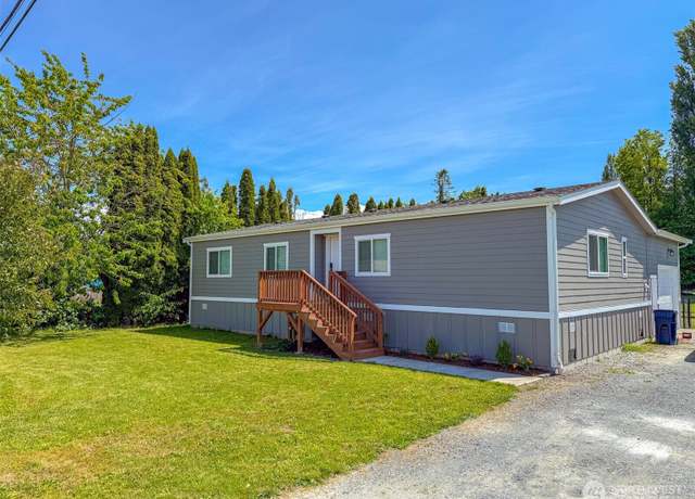 Property at 435 Third St, Sumas, WA 98295, 3 beds, 2 baths