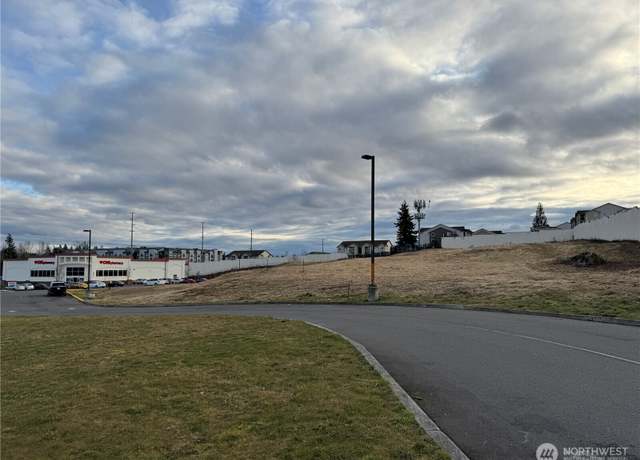 Property at 11918 Airport Rd, Everett, WA 98204