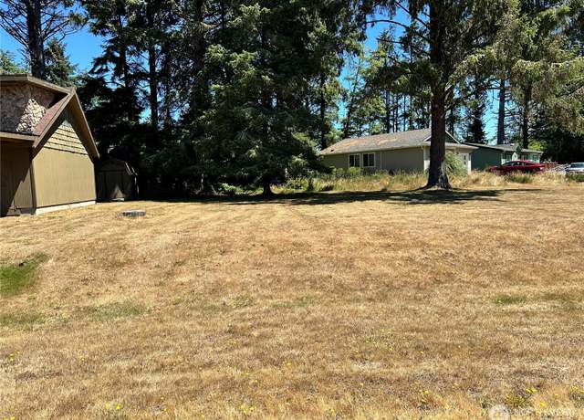 Property at 604 Sollecks Ave SE, Ocean Shores, WA 98569