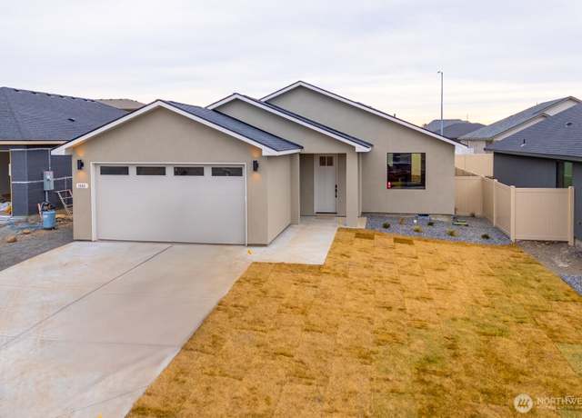 Property at 1127 9th Ave NE, Ephrata, WA 98823, 3 beds, 2 baths