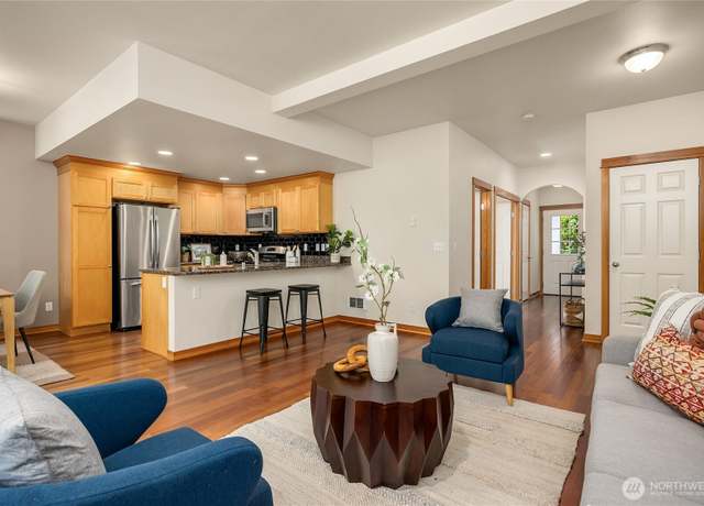 Property at 10290 NE Ruddy Duck Ln, Bainbridge Island, WA 98110, 3 beds, 3 baths