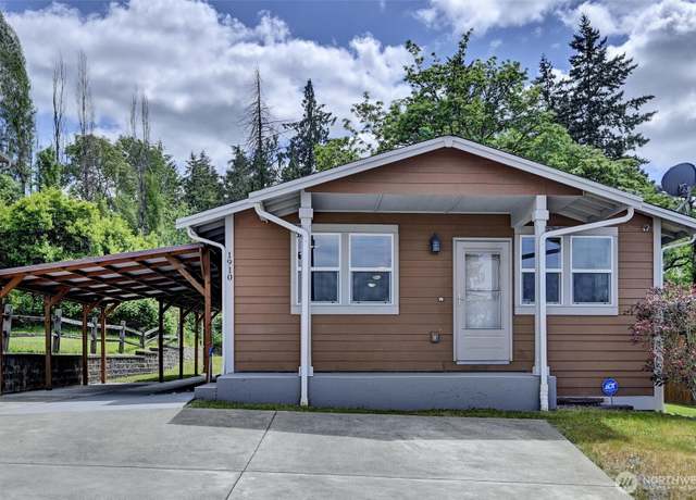 Property at 1910 E Gregory Street Ct, Tacoma, WA 98404, 3 beds, 1.5 baths