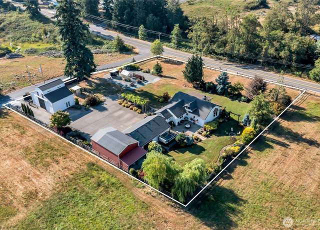 Property at 20017 SE 384th St, Auburn, WA 98092, 3 beds, 2.5 baths