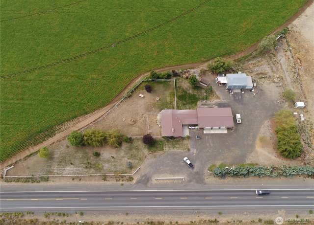 Property at 1402 Adams Rd N, Quincy, WA 98848, 3 beds, 2 baths