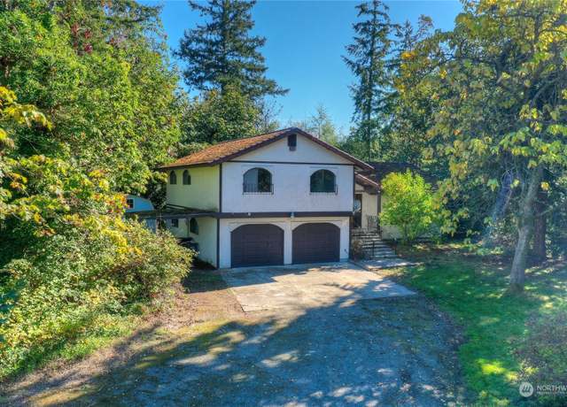 Property at 2511 SW 347th St, Federal Way, WA 98023, 4 beds, 2.5 baths
