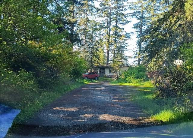 Property at 4708 260th St E, Spanaway, WA 98387, 3 beds, 2 baths