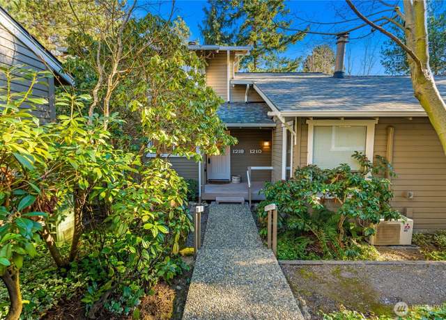 Property at 1218 101st Pl NE, Bellevue, WA 98004, 2 beds, 2.5 baths