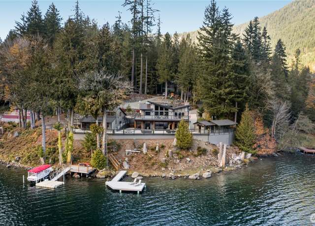 Property at 76 Thompson Point Rd, Port Angeles, WA 98363, 5 beds, 4.5 baths