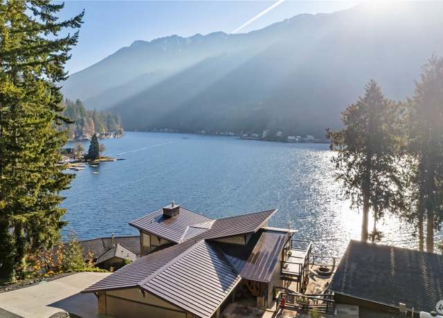 Property at 76 Thompson Point Rd, Port Angeles, WA 98363, 5 beds, 4.5 baths