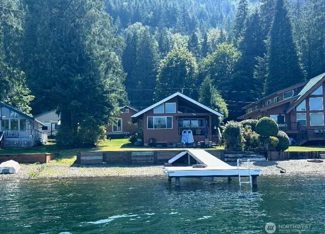 Property at 33067 S Shore Dr, Mount Vernon, WA 98274, 2 beds, 2 baths