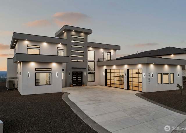 Property at 6982 W 22nd Ave, Kennewick, WA 99338, 4 beds, 5.5 baths