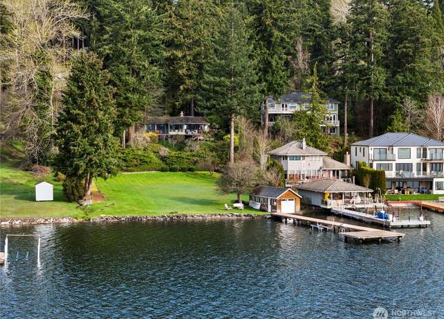 Property at 8625 NE Juanita Dr, Kirkland, WA 98034, 5 beds, 3 baths