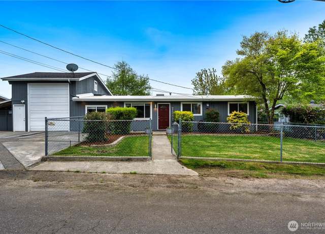 Property at 11827 SE 276th St, Kent, WA 98030, 3 beds, 2.5 baths