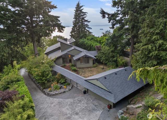 Property at 10214 47th Ave SW, Seattle, WA 98146, 3 beds, 3.5 baths