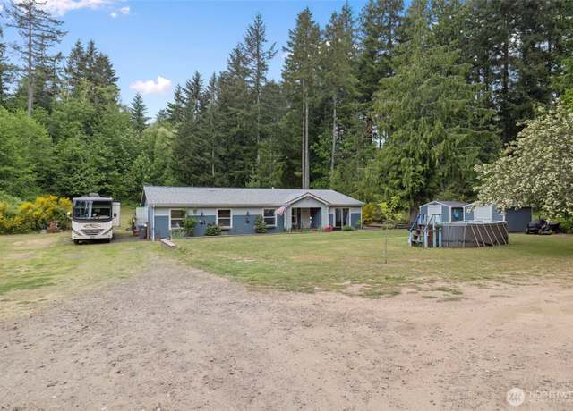 Property at 884 Cherub Pl E, Port Orchard, WA 98366, 4 beds, 3 baths