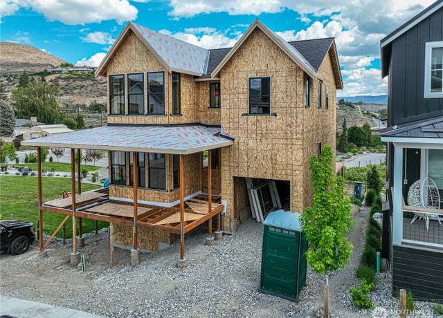 Property at 203 Bluebell Ct, Chelan, WA 98816, 4 beds, 4.5 baths