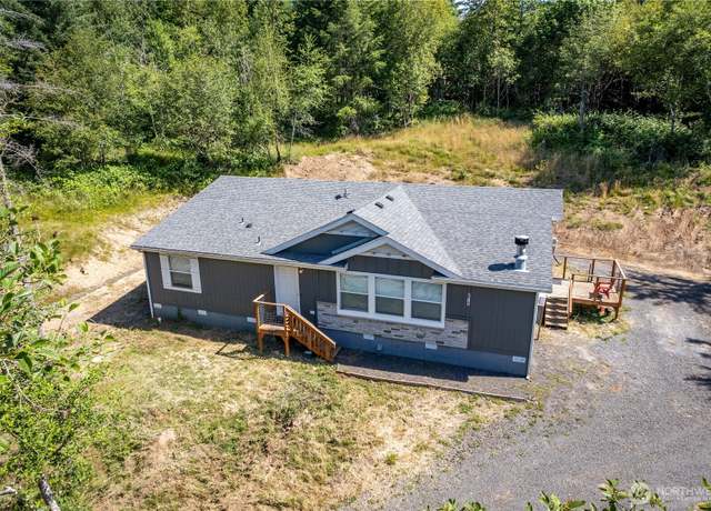 Property at 270 Autumn Hills Rd, Kelso, WA 98626, 3 beds, 2.5 baths