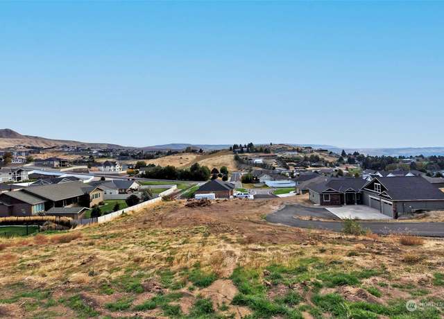 Property at 874 Autumn Crest Dr, Wenatchee, WA 98801