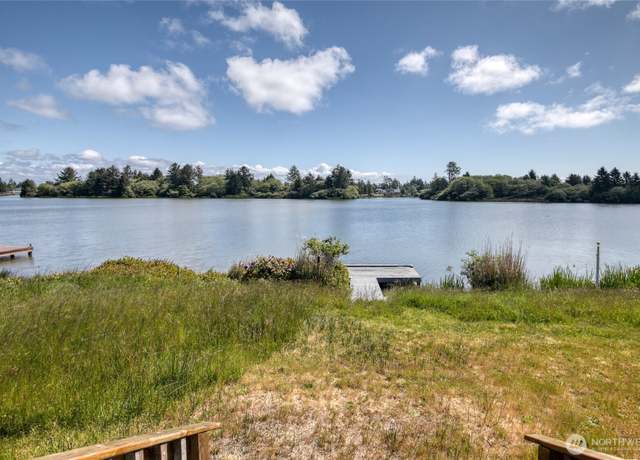 Property at 580 Mt Olympus Ave SE, Ocean Shores, WA 98569, 3 beds, 2.5 baths