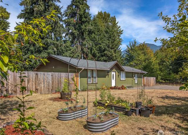 Property at 105 E Gharet Rd, Randle, WA 98377, 2 beds, 1 bath