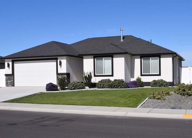 Property at 807 P St SW, Quincy, WA 98848, 3 beds, 2 baths