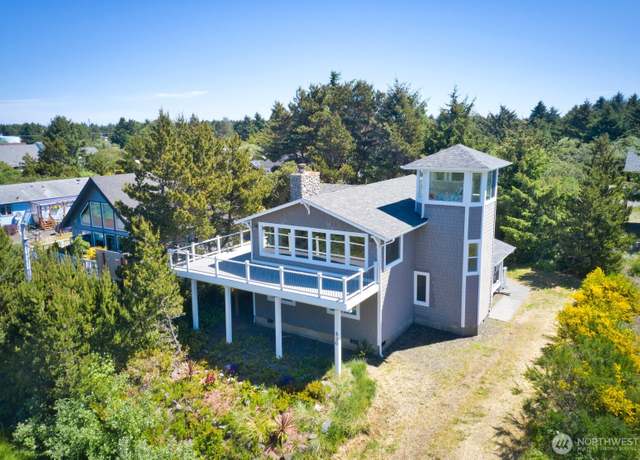 Property at 530 Sand Dune Ave SW, Ocean Shores, WA 98569, 3 beds, 2 baths