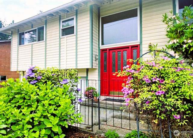 Property at 31405 10th Ave S, Federal Way, WA 98003, 3 beds, 2.5 baths