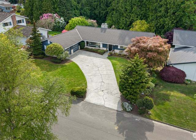 Property at 4722 W Glenhaven Dr, Everett, WA 98203, 3 beds, 2.5 baths