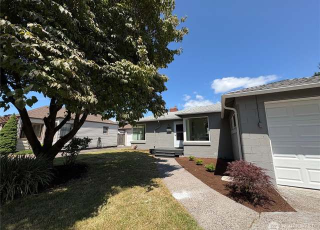 Property at 2708 Lilac St, Longview, WA 98632, 2 beds, 1 bath