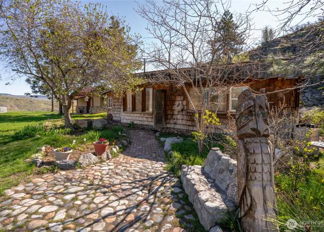 Property at 20 Washington Creek Rd, Chelan, WA 98816, 1 bed, 1 bath
