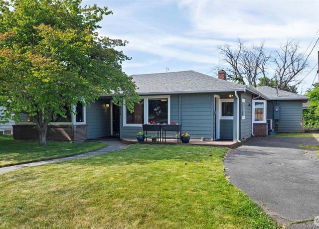 Property at 1109 University St, Walla Walla, WA 99362, 3 beds, 2 baths
