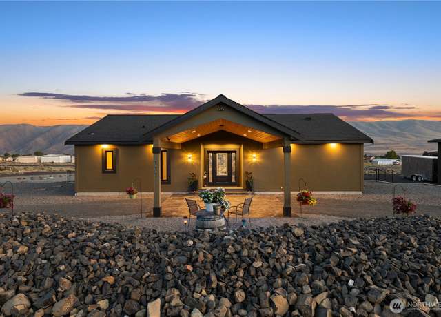 Property at 111 Wren Loop SW, Mattawa, WA 99349, 3 beds, 3.5 baths