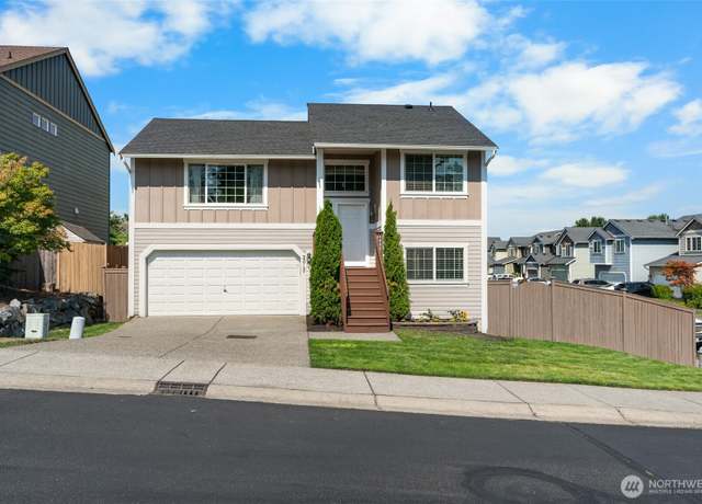 Property at 2017 201st St E, Spanaway, WA 98387, 3 beds, 2 baths