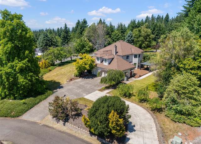Property at 22702 NE 132nd Cir, Brush Prairie, WA 98606, 4 beds, 2.5 baths
