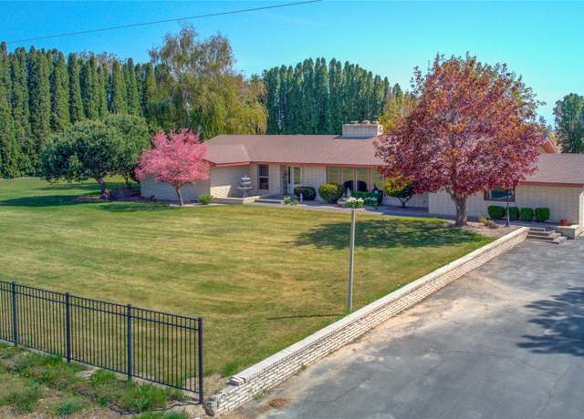Property at 1817 W Herman Rd, Othello, WA 99344, 4 beds, 3 baths