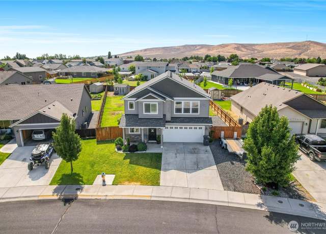Property at 35 Parkside Loop, Ephrata, WA 98823, 4 beds, 2.5 baths