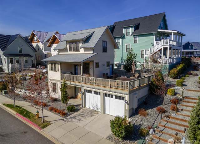 Property at 529 Porcupine Ln, Chelan, WA 98816, 2 beds, 2.5 baths