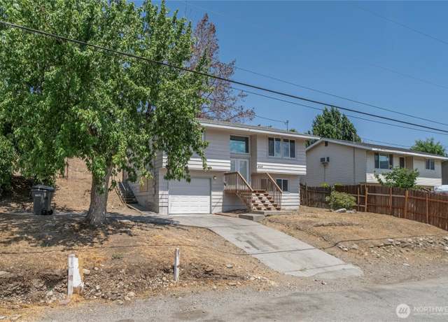 Property at 2117 S Majestic Dr, East Wenatchee, WA 98802, 2 beds, 1.5 baths